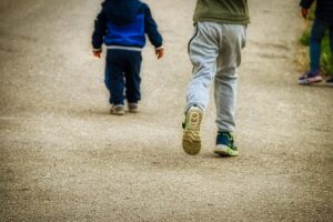 学生が医療脱毛を受ける際に未成年の親の同意書は必要ですか？