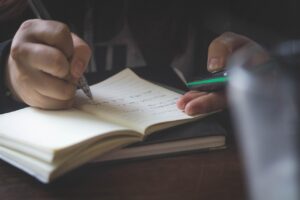 医療脱毛は学生でも通院できる？費用や手続きについて解説！